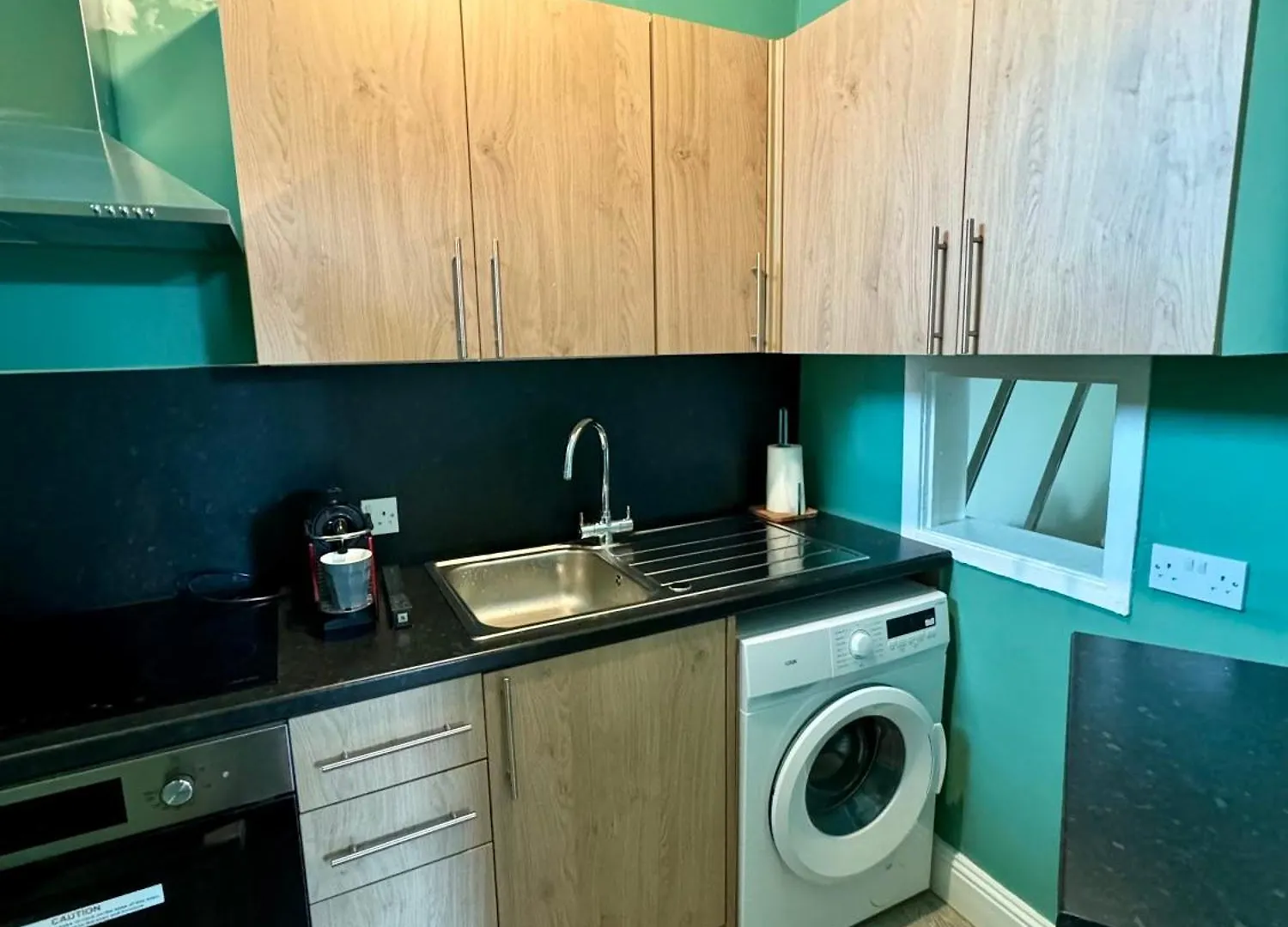 Stylish Canal-Side Retreat In Central Edinburgh 0*,