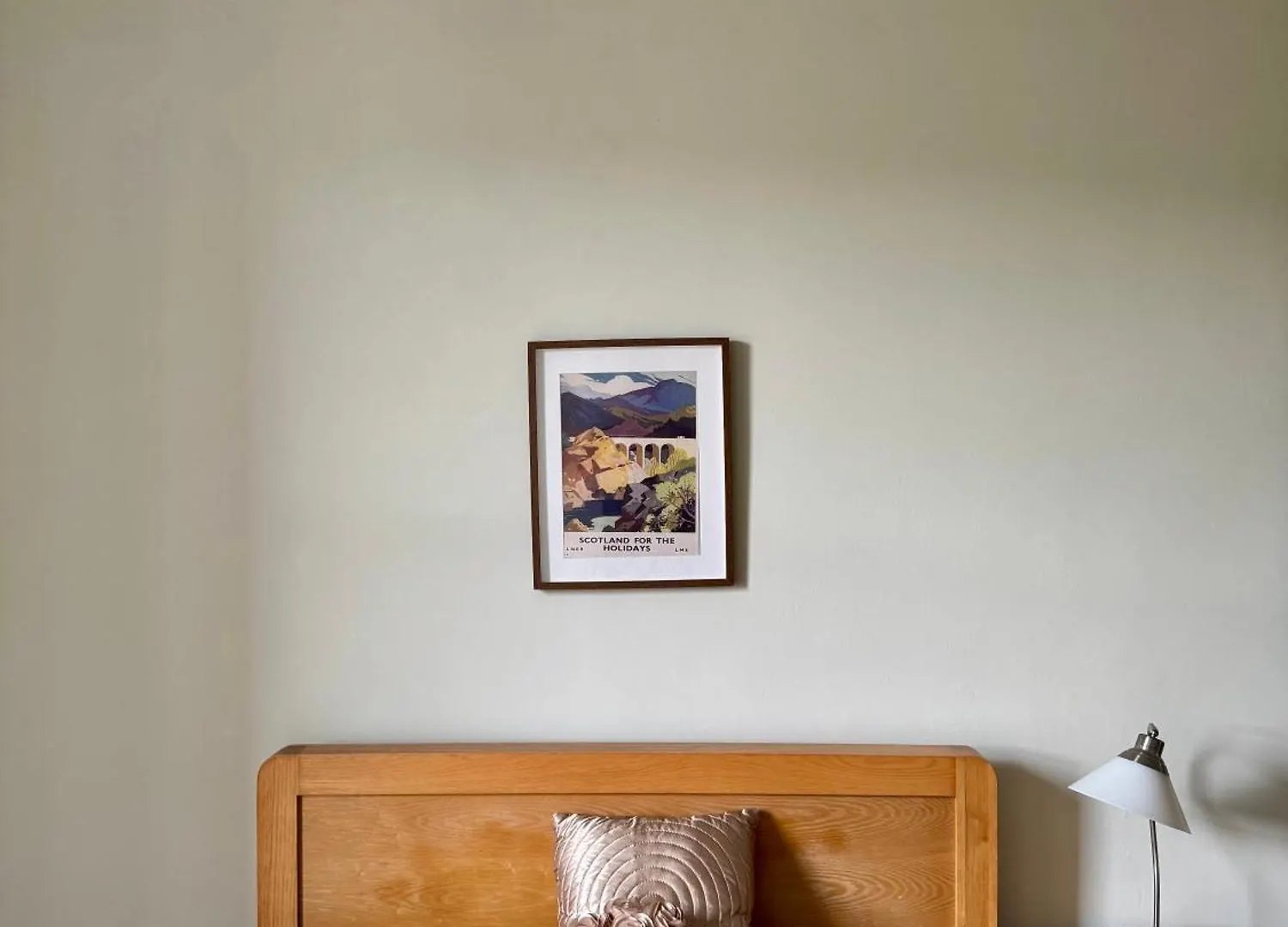 Stylish Canal-Side Retreat In Central Edinburgh